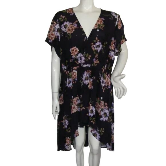 new TORRID Babydoll Tunic, 2/2X, Purple/Floral, Short sleeves, Hi-low hem - Picture 1 of 14